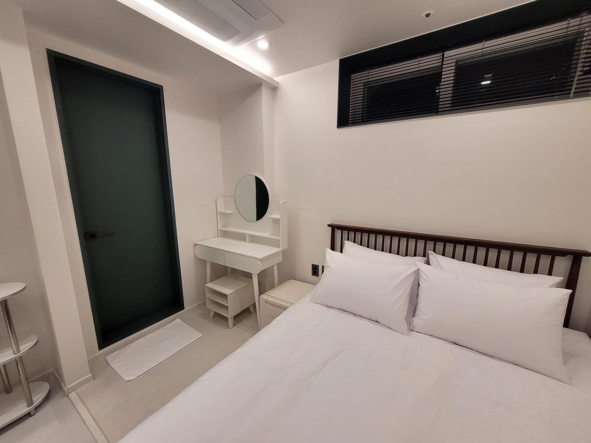 Honesty Station Hostel Seoul